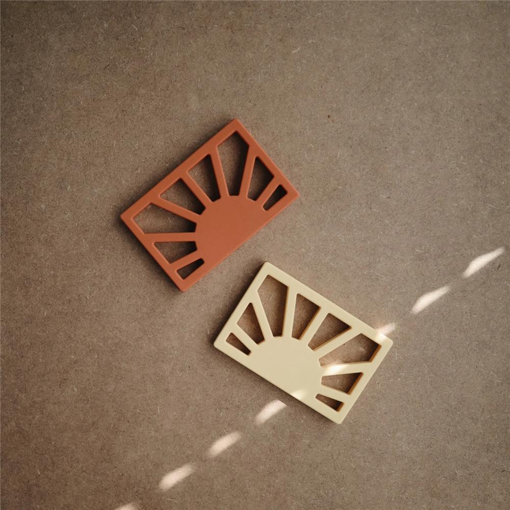 Mushie Beißring Sonne, Clay, aus Silikon, BPA-frei