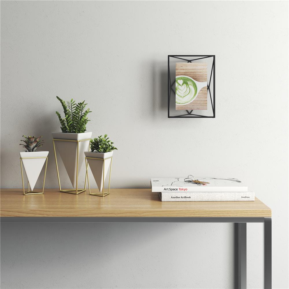 Umbra Prisma Geometrischer Bilderrahmen 20 x 15 x 7 cm zum Aufhängen oder Aufstellen Schwarz