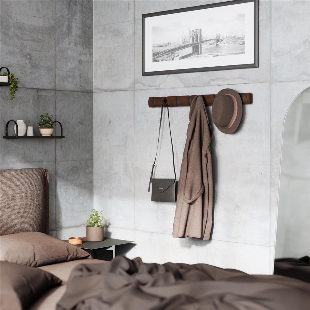 Umbra Flip Wandgarderobe, Garderobenleiste in Walnuss, mit 8 beweglichen Haken in Schwarz