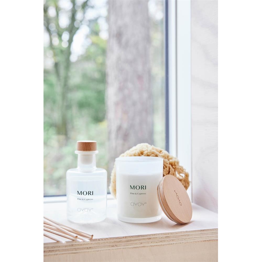 OYOY Mori Duftkerze Wachs Glasbehälter Zypressenduft H10 cm