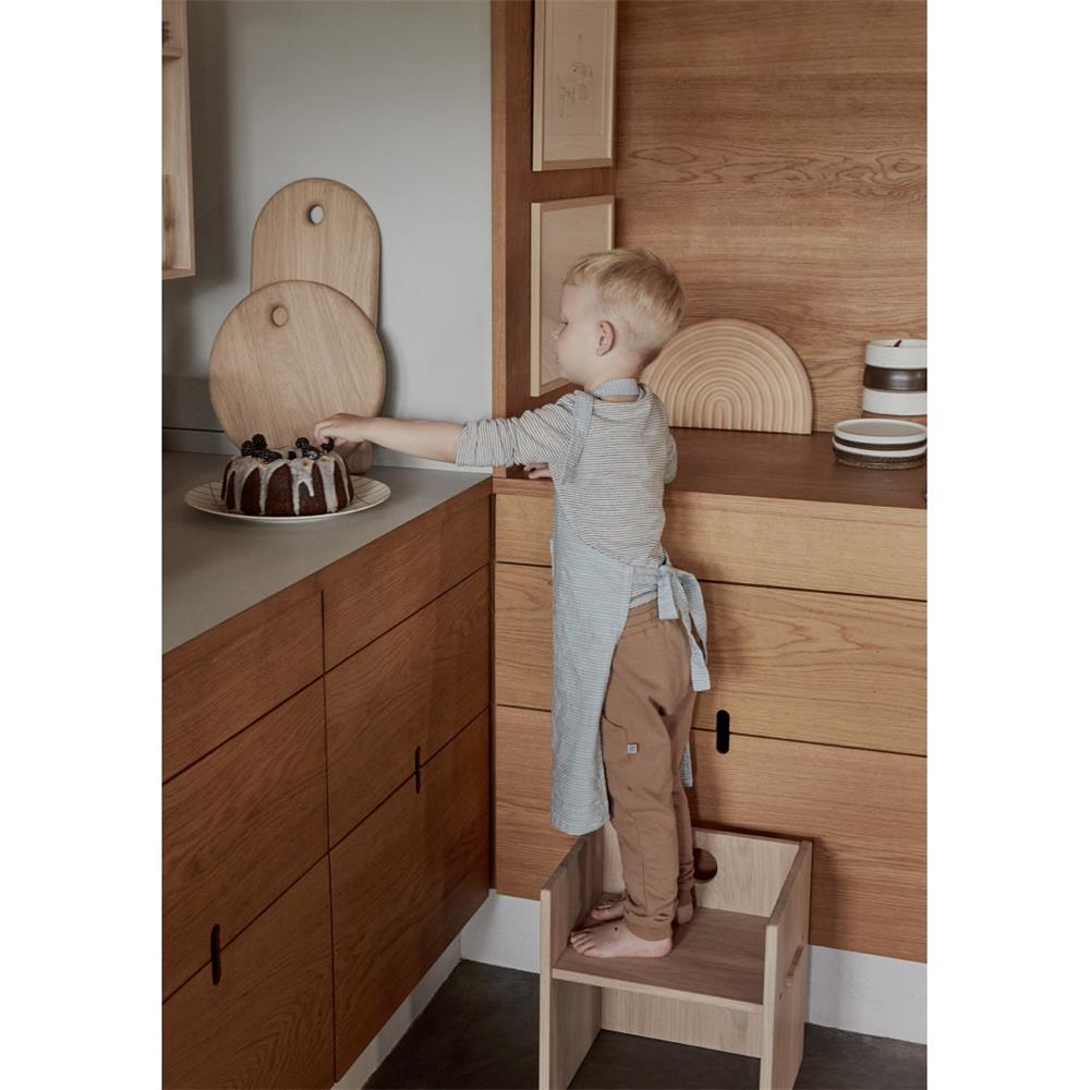 OYOY Yumi Schneidebrett Eichenholz Rund D31,5 cm