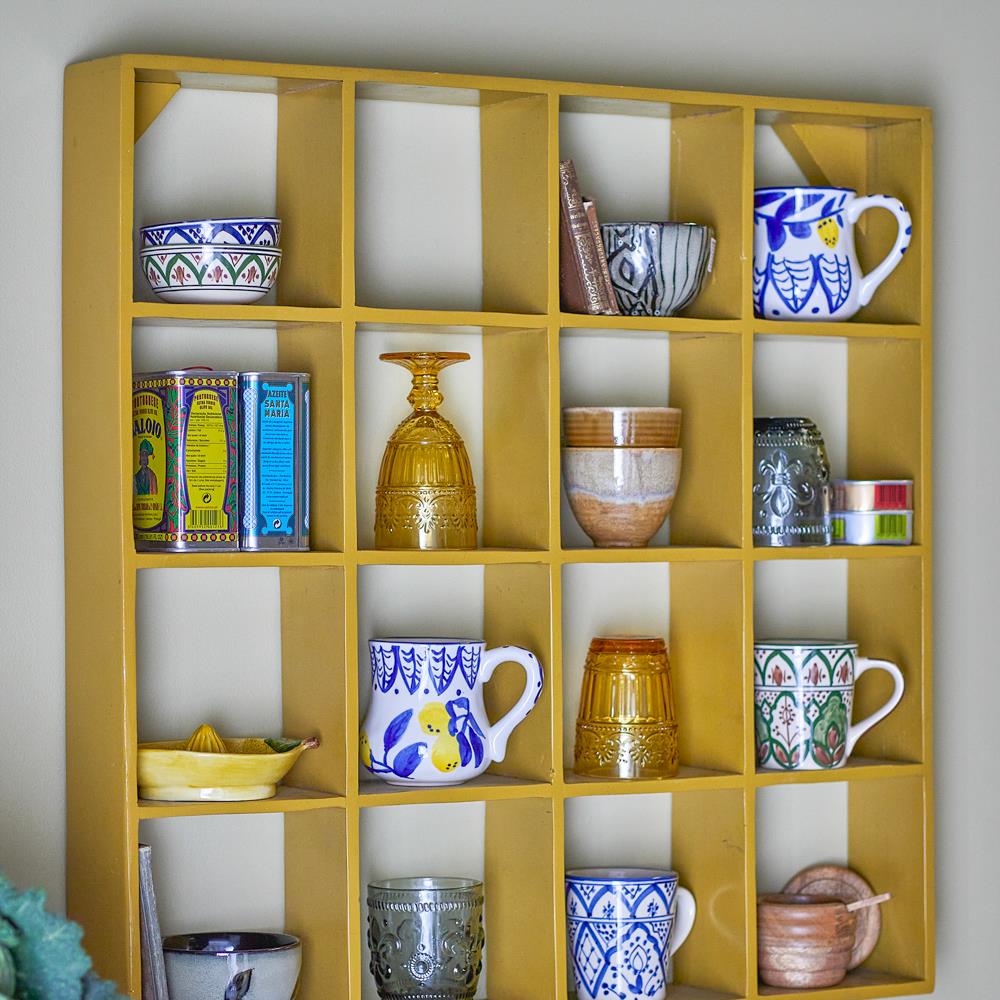 Bloomingville Bekka Regal aus recyceltem Holz in Gelb, dekoratives Wandregal für Küche & Wohnzimmer