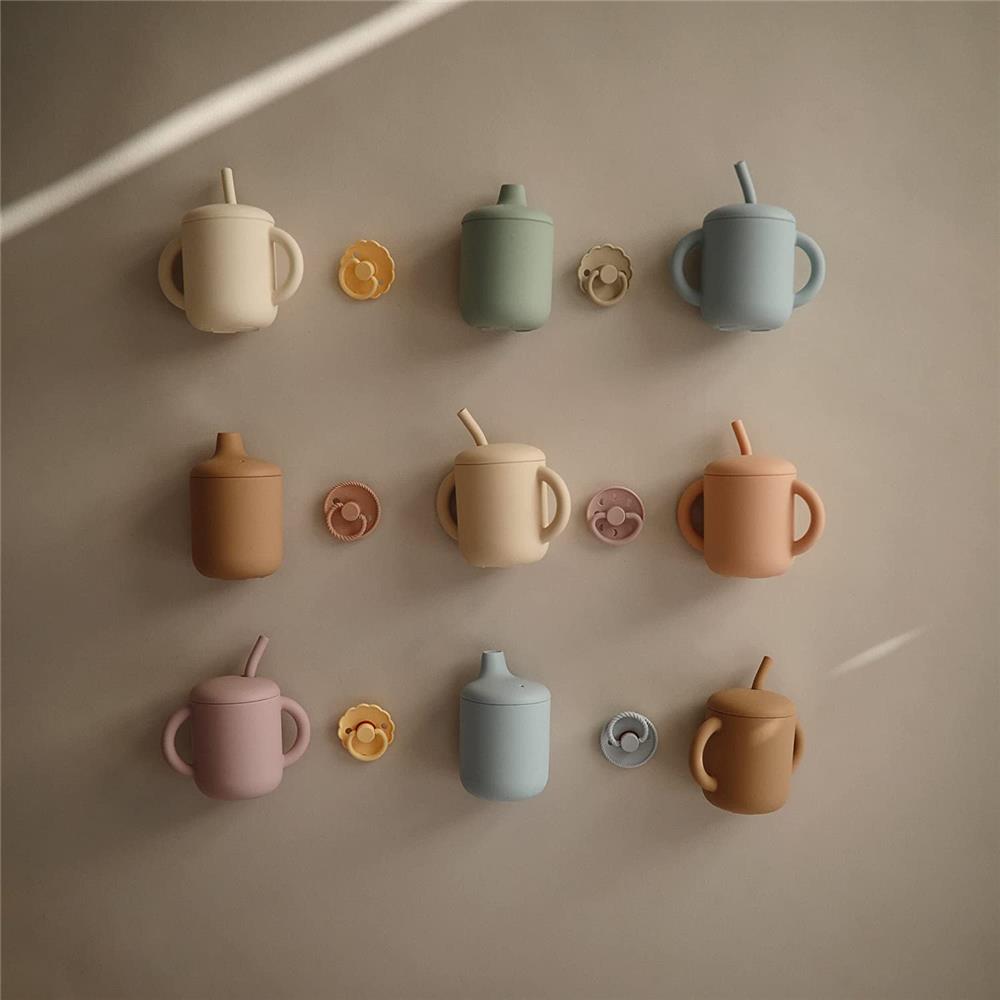 Mushie Silikon-Trinklernbecher mit Strohhalm, Powder Blue, BPA-frei