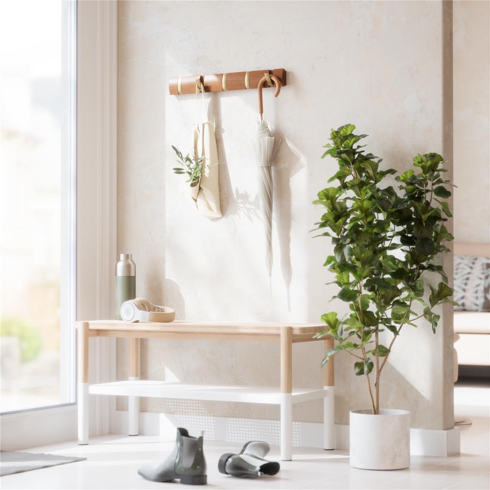 Umbra Flip Wandgarderobe, Garderobenleiste in Walnuss Hell, mit 5 beweglichen Haken in Warmes Gold