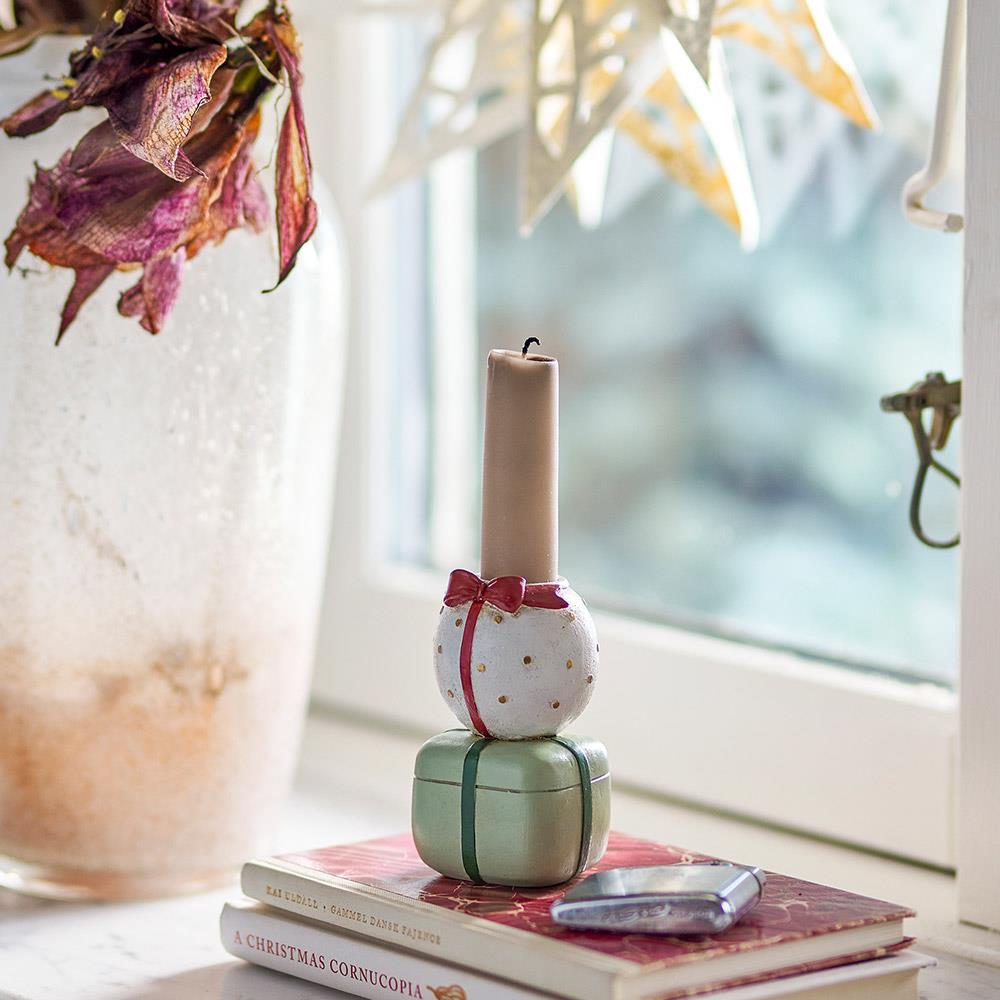 Bloomingville Wish Kerzenhalter – Weihnachtsdeko in Geschenkform aus Polyresin Grün