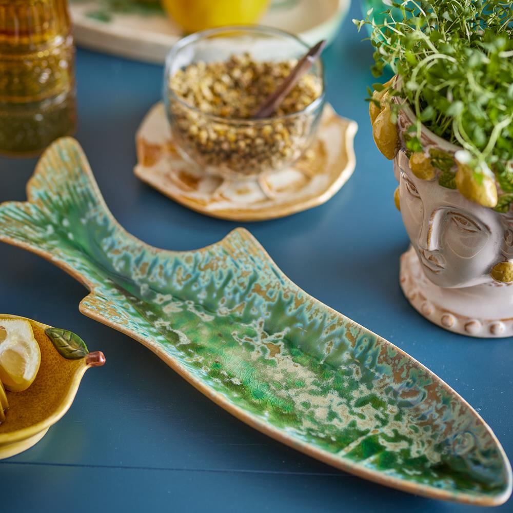 Bloomingville Hadden Servierplatte Grün Steingut Fischform mediterran 42cm