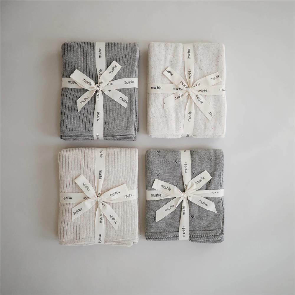 Mushie Gestrickte Babydecke Rippenmuster, Beige Melange, aus 100% Bio-Baumwolle