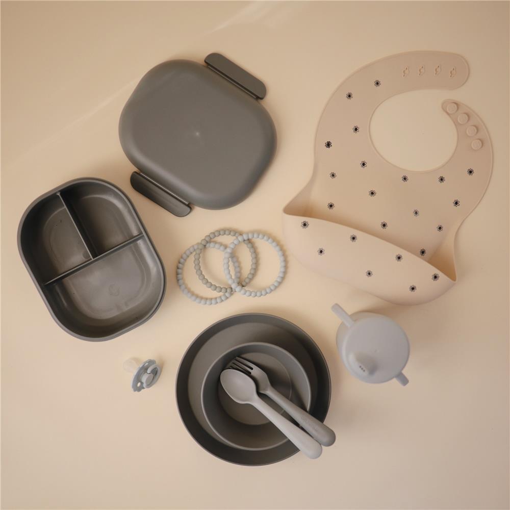 Mushie Lunchbox, Smoke, Brotdose mit Löffel und Gabel, BPA-frei