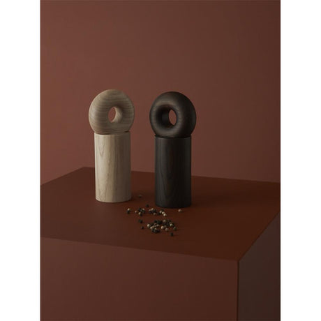 OYOY Gewürzmühle Hoop 7,5 x 16,5 cm hellbraun Eschenholz