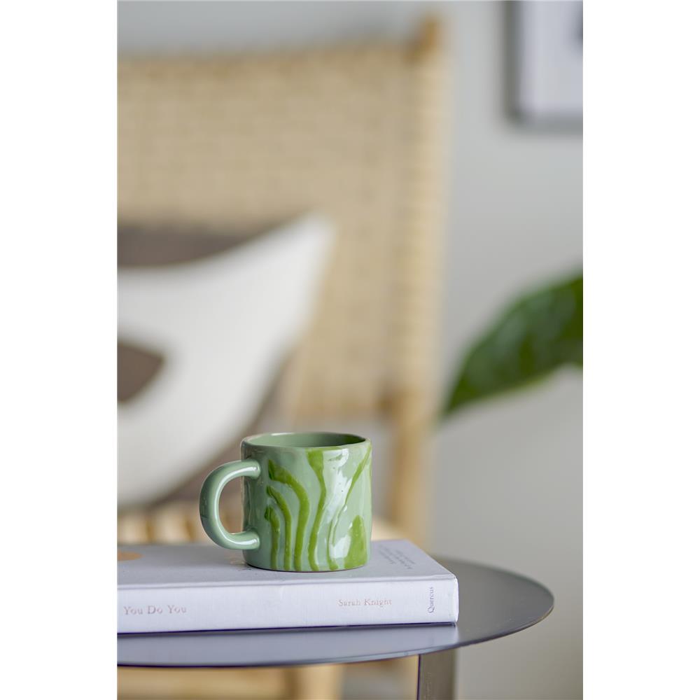 Bloomingville Ninka Tasse, aus Steingut, in Grün, 250 ml, moderner Retro-Look