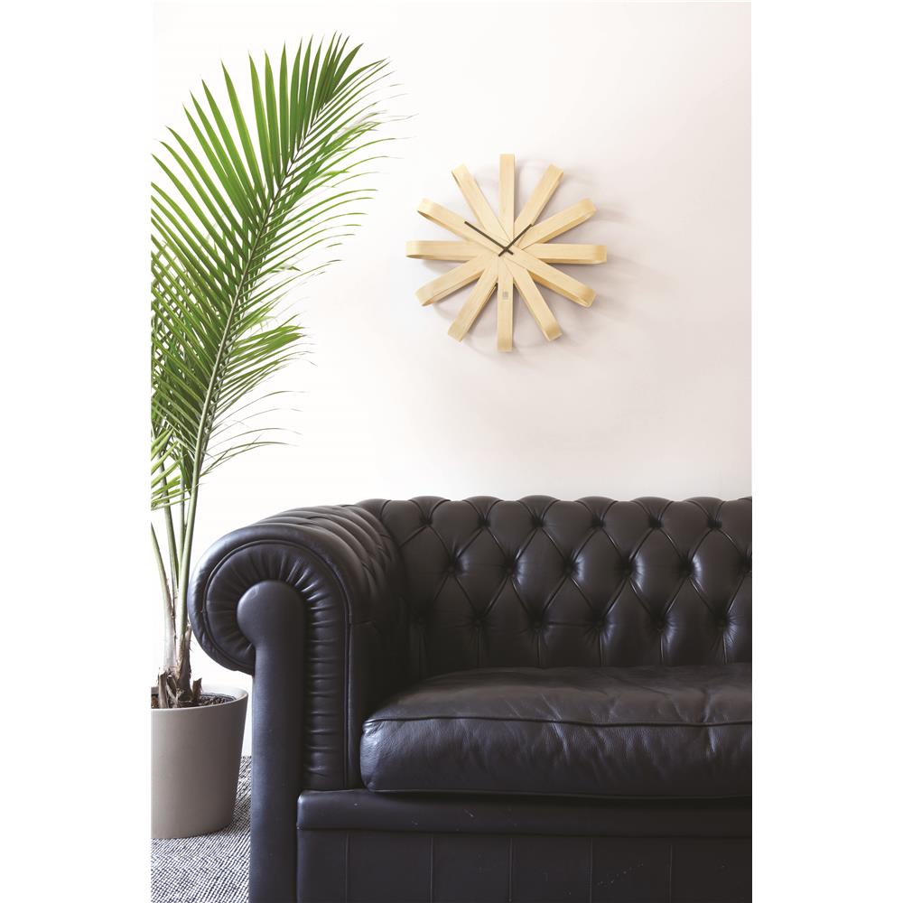 Umbra Ribbonwood Wanduhr Natur Geräuschlose Quarz Wanduhr aus gebogenem Buchenholz