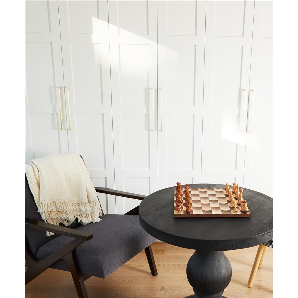 Umbra Wobble Schach Set mit vertieften Spielfeldern Ahorn- und Walnussholz