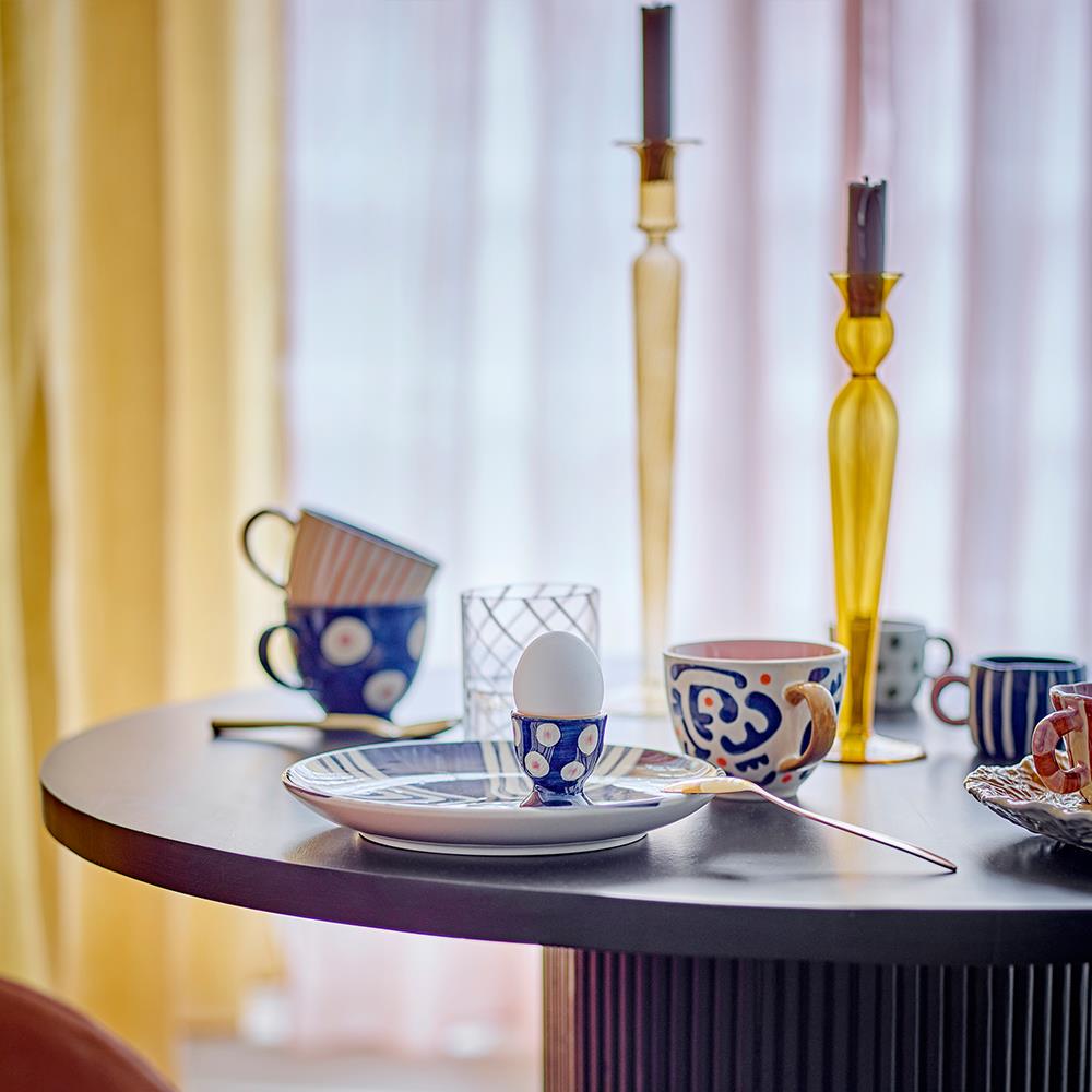 Bloomingville Eviaya Eierbecher 3er-Set, Blau – handbemalte Steingut-Eierbecher