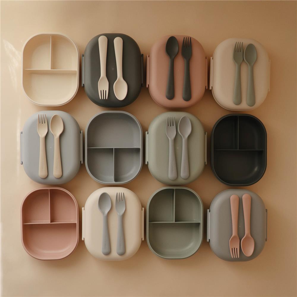 Mushie Lunchbox, Sage, Brotdose mit Löffel und Gabel, BPA-frei