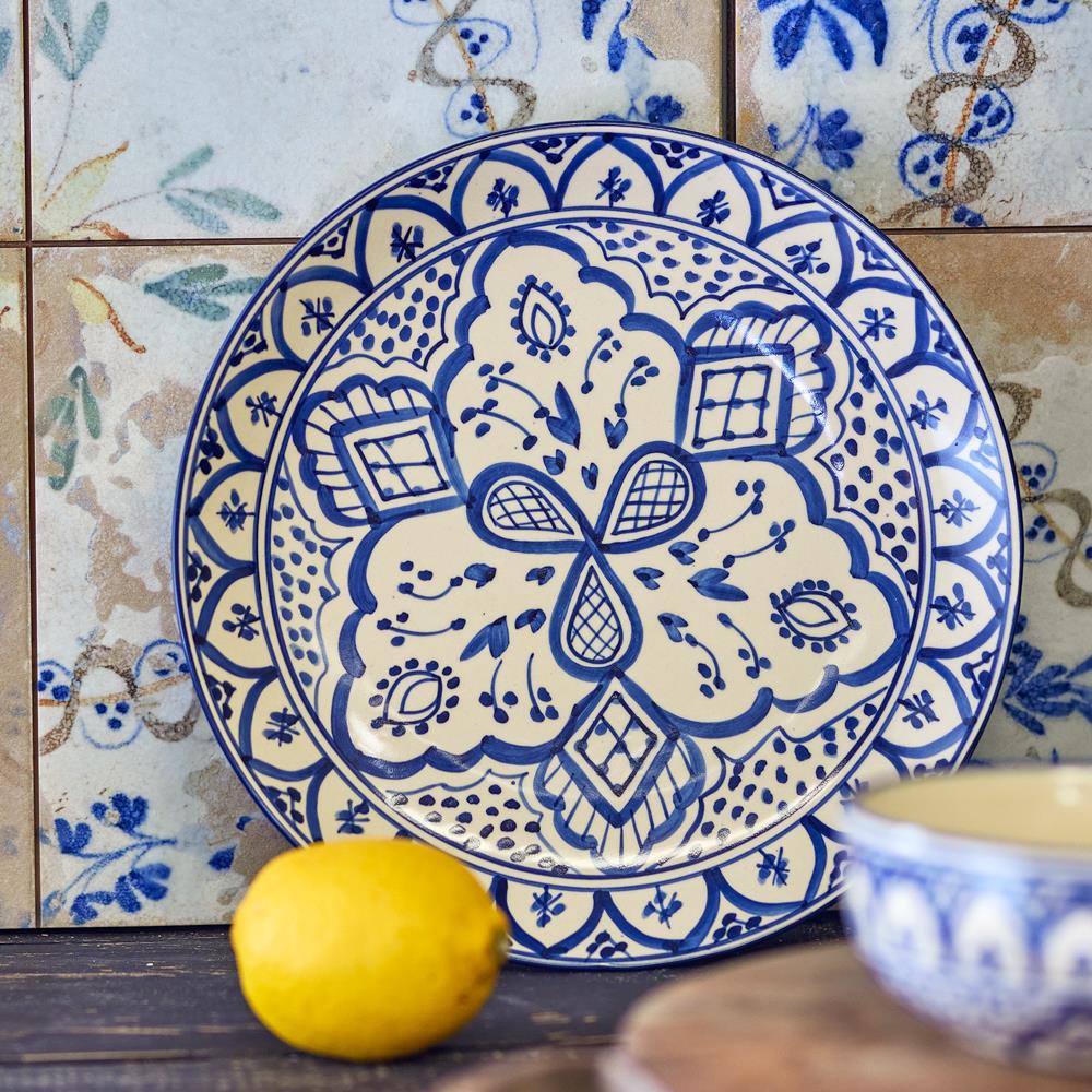 Bloomingville Karlie Teller blau aus Steingut – mediterraner Essteller für Küche & Tischdeko