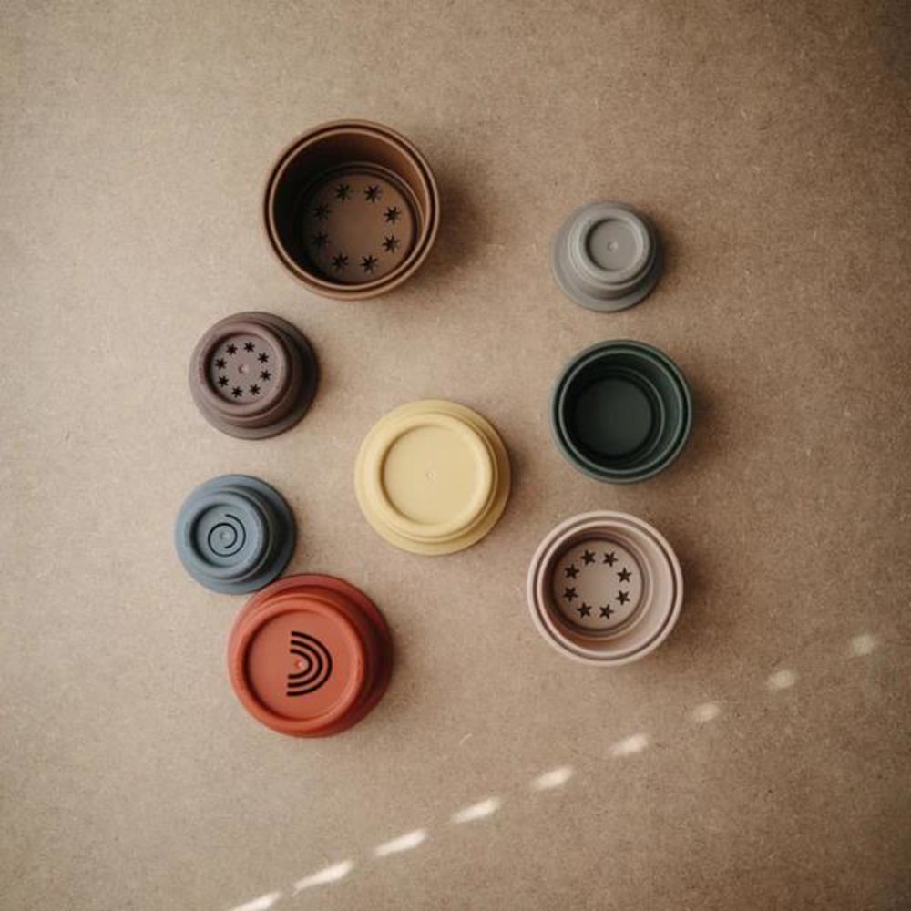 Mushie Motorik-Spielzeug Stapelbecher, Retro, BPA-frei