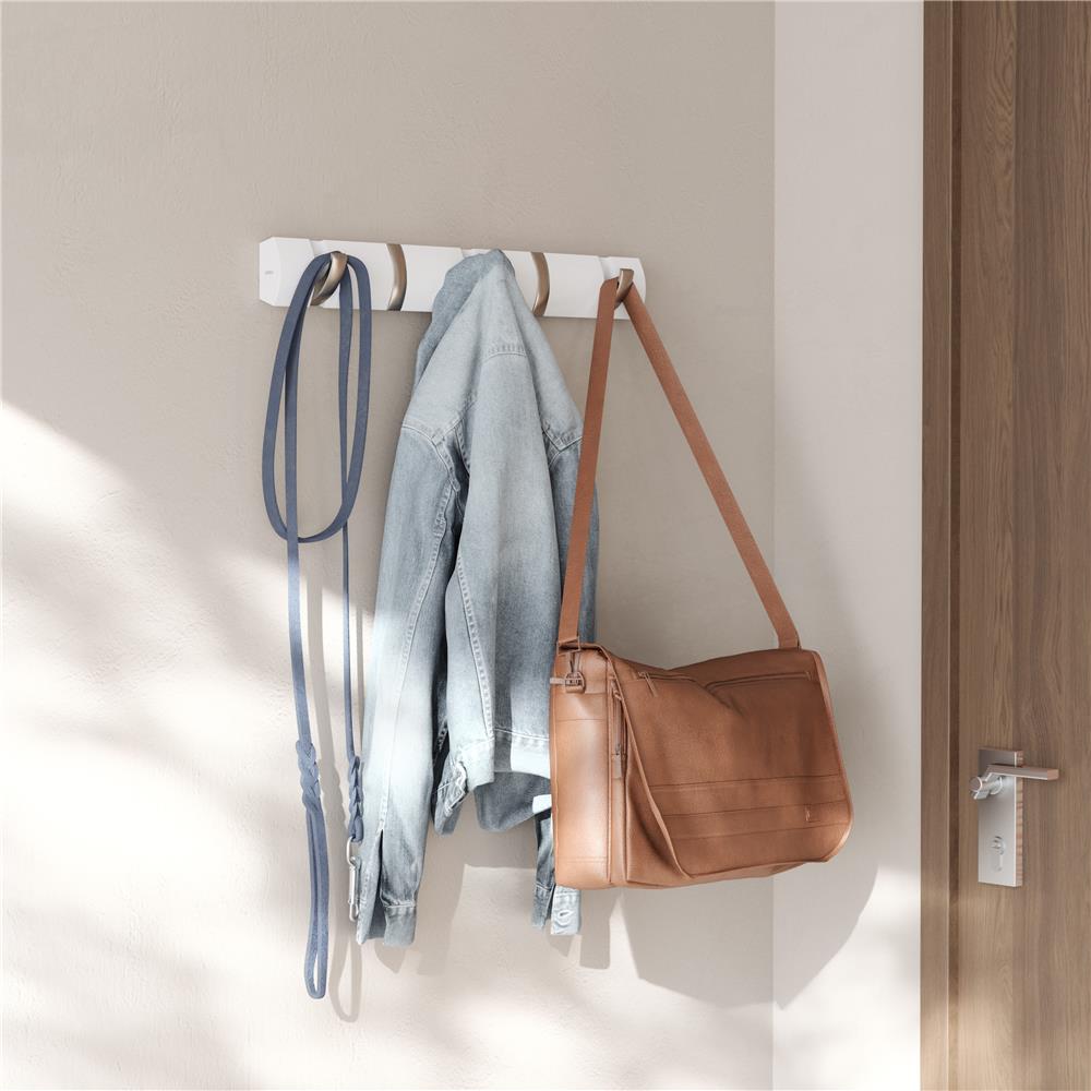 Umbra Flip Wandgarderobe, Garderobenleiste in Weiß, mit 5 beweglichen Haken in Silber