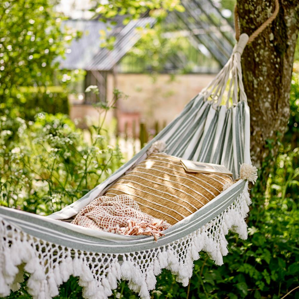 Bloomingville Cruz Hängematte grün Baumwolle Gartenhängematte Sommer Outdoor Entspannung