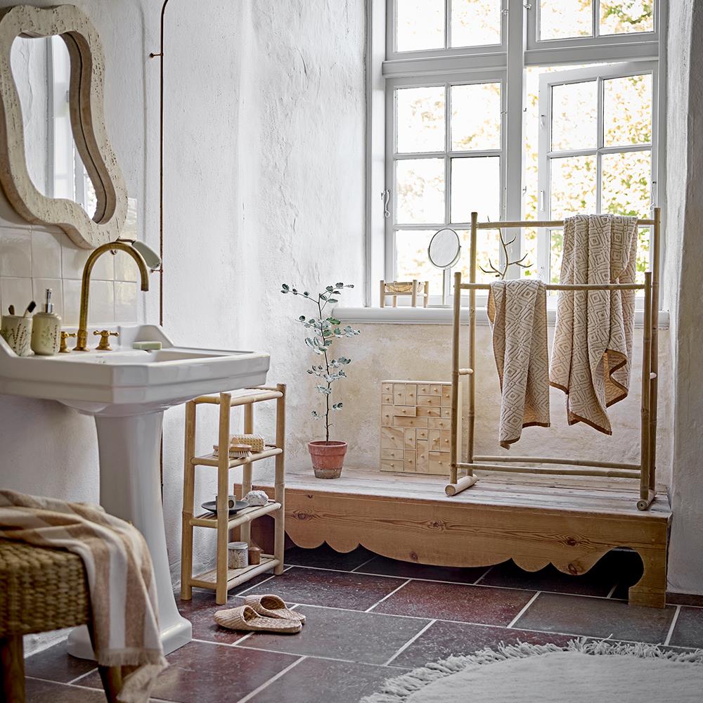 Bloomingville Malou Handtuch – Naturfarbenes Baumwollhandtuch mit Kontrastkante, 100x50 cm