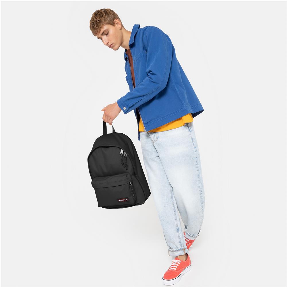 Eastpak OUT OF OFFICE, Rucksack, Black (schwarz), 27L, mit Laptopfach