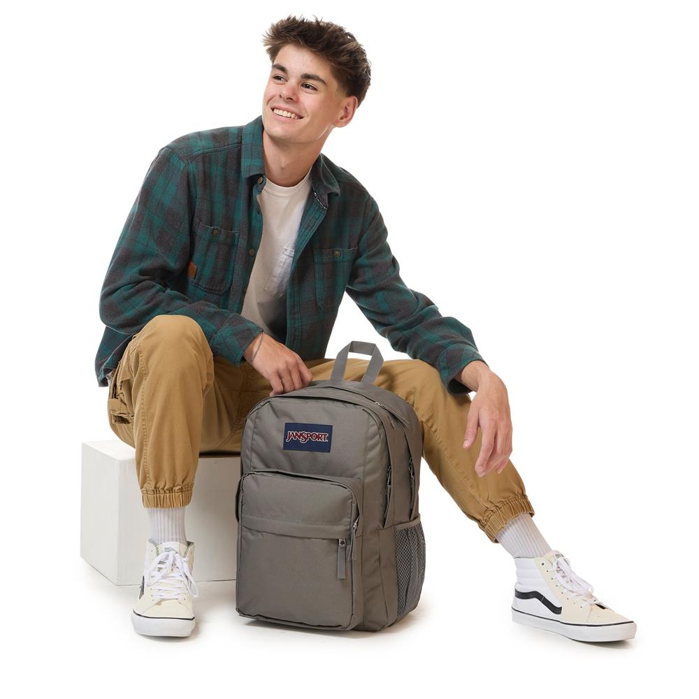 JanSport Big Day Pack Rucksack in Graphite Grey – großer Schul‑ & Laptoprucksack mit 34 L Volumen