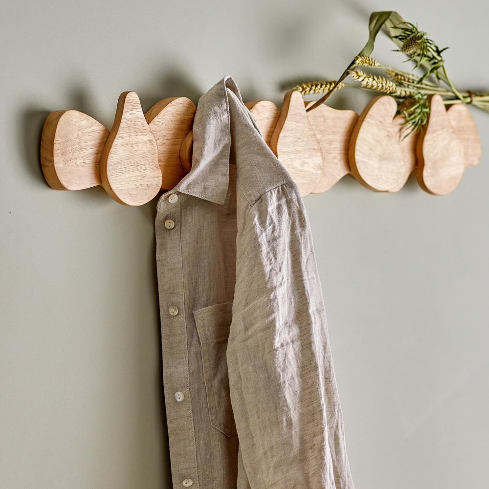 Bloomingville Ross Garderobe aus Gummibaumholz in Natur – Wandgarderobe für Flur und Küche