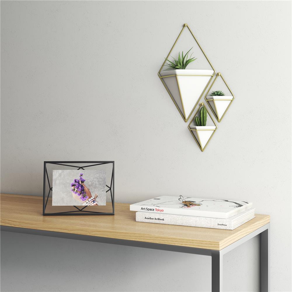 Umbra Prisma Geometrischer Bilderrahmen 20 x 15 x 7 cm zum Aufhängen oder Aufstellen Schwarz
