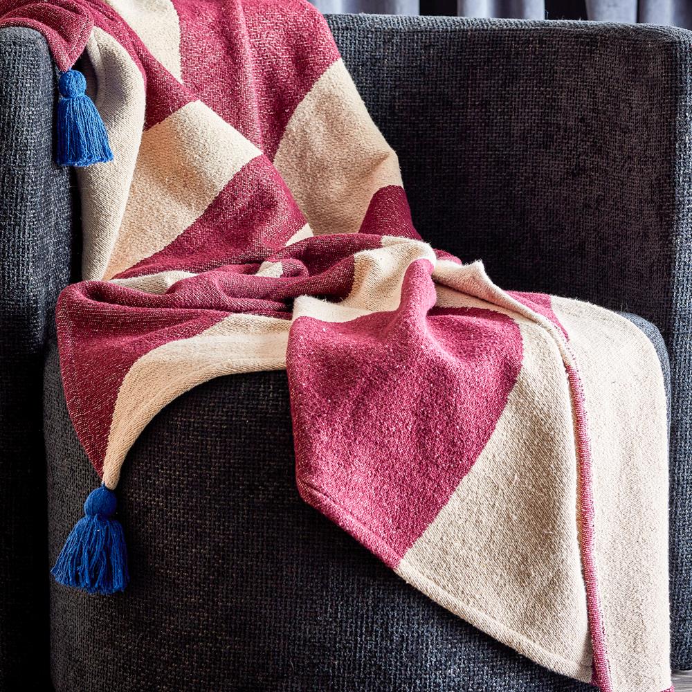 Bloomingville Cimmi Decke bunt aus recycelter Baumwolle Jacquard Wohndecke mit Quasten