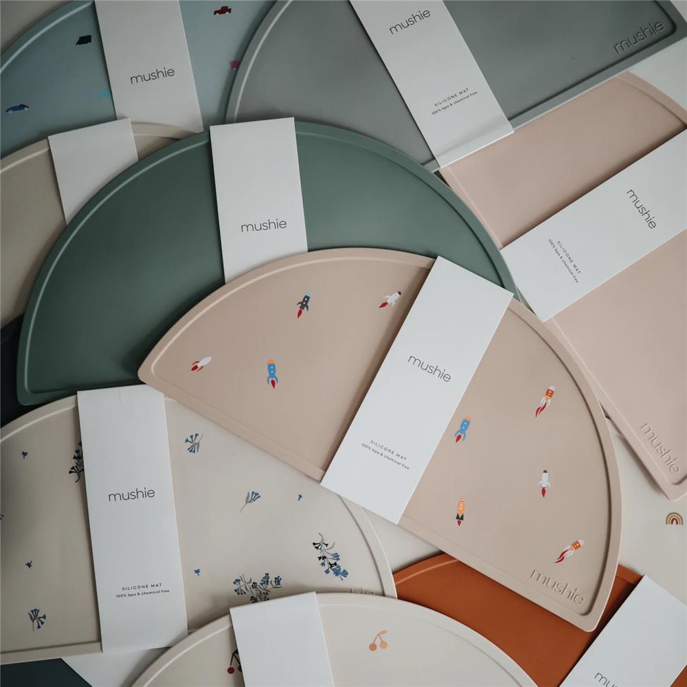 Mushie Silikon-Platzdeckchen, Powder Pink Confetti, Tischset, BPA-frei