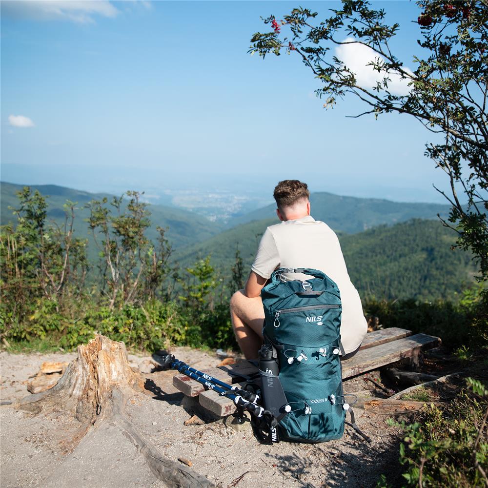 NILS CAMP Trekkingrucksack Kjolen 40L in Grün - Outdoor Rucksack mit Belüftung & Regenhülle