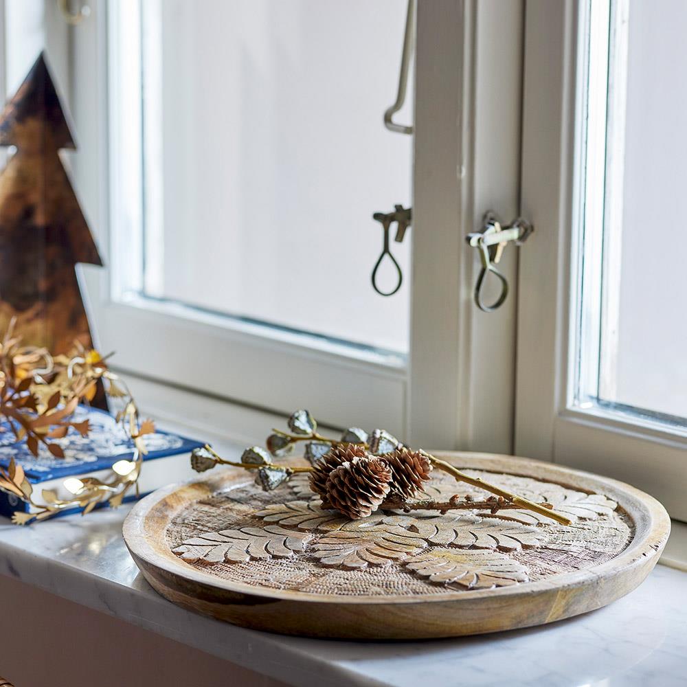 Bloomingville Noreen Tablett – Rundes Serviertablett aus Mangoholz mit Schnitzmuster