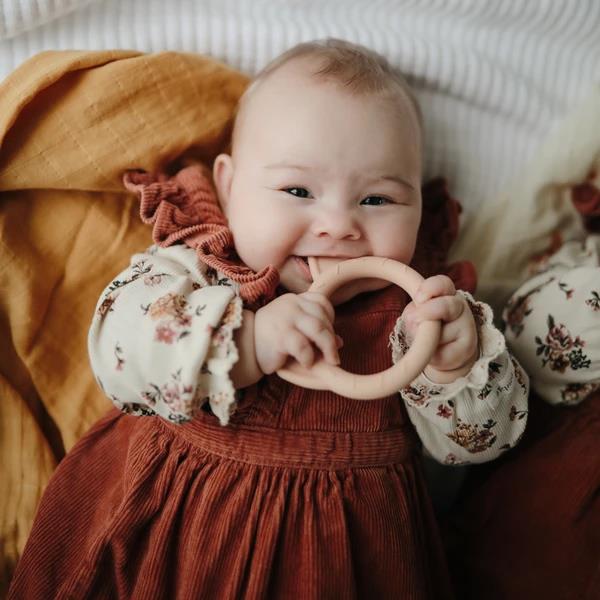 Mushie Beißring Katze, Blush, aus Silikon, BPA-frei