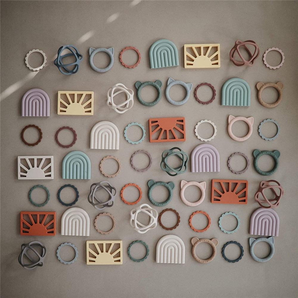 Mushie Beißring Blumen 3er Set, Rose/Blush/Shifting Sand, Armband aus Silikon, BPA-frei