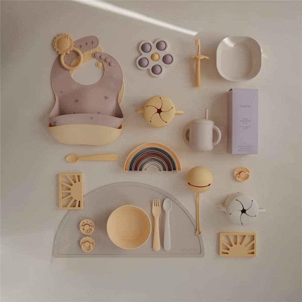 Mushie Silikon-Lätzchen, Sunshine, mit Auffangschale, BPA-frei