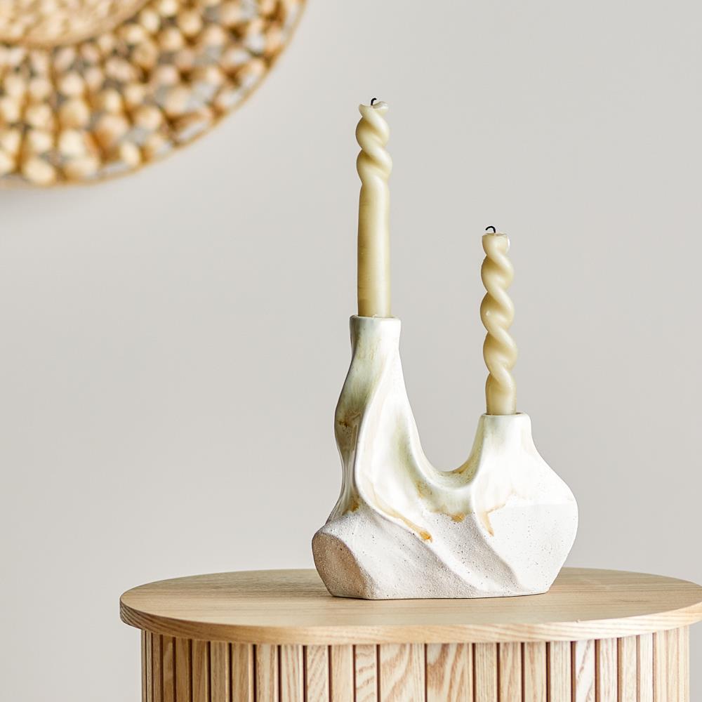 Bloomingville Wavy Kerzenhalter aus Steingut in Weiß 19 cm – skulpturaler Kerzenhalter für Wohnzimmer