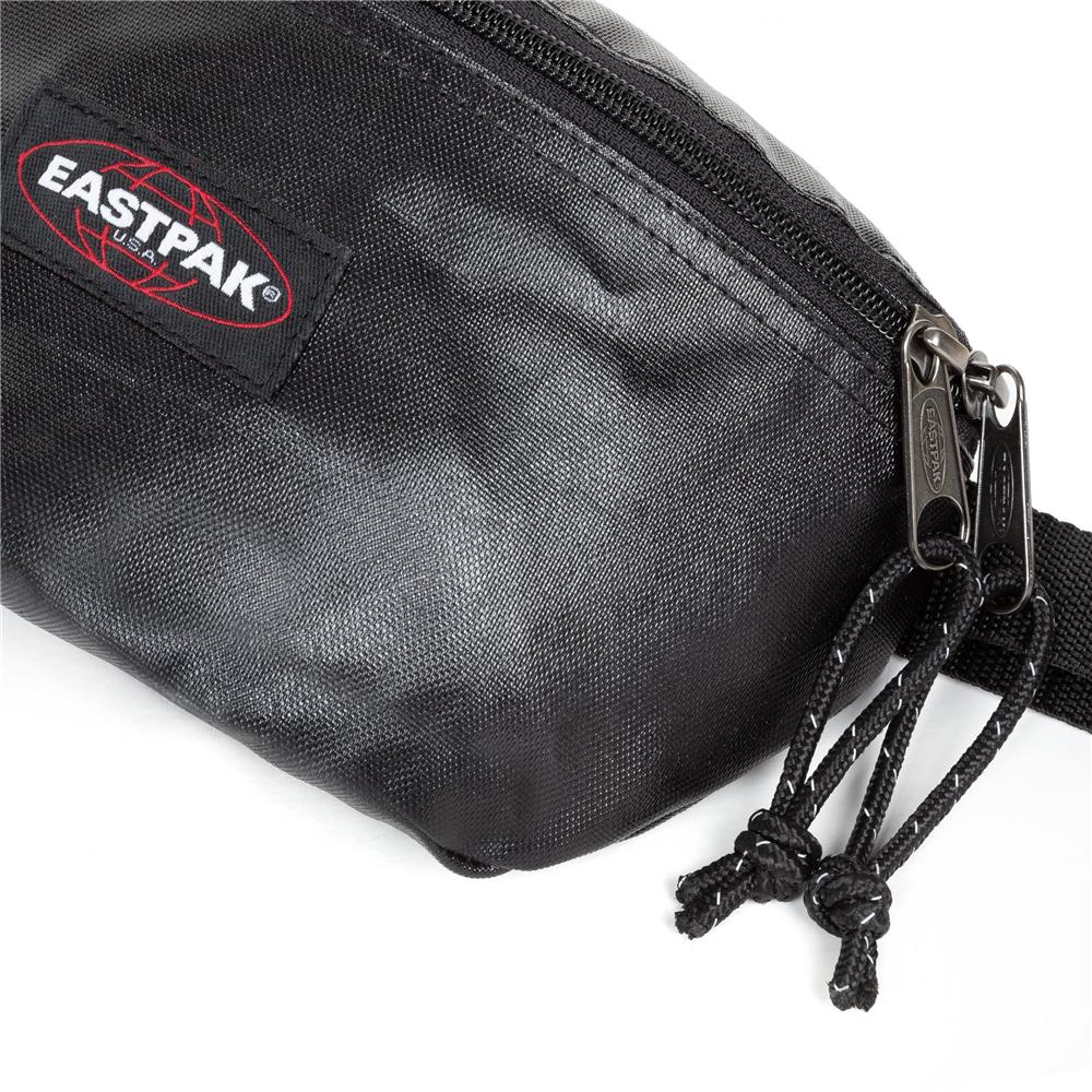 Eastpak SPRINGER, Kleine Umhängetasche, Glossy Black (schwarz), 2L, Bauchtasche
