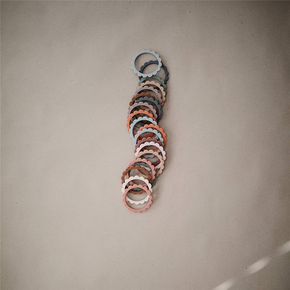 Mushie Beißring Blumen 3er Set, Steel/Dove Gray/Stone, Armband aus Silikon, BPA-frei