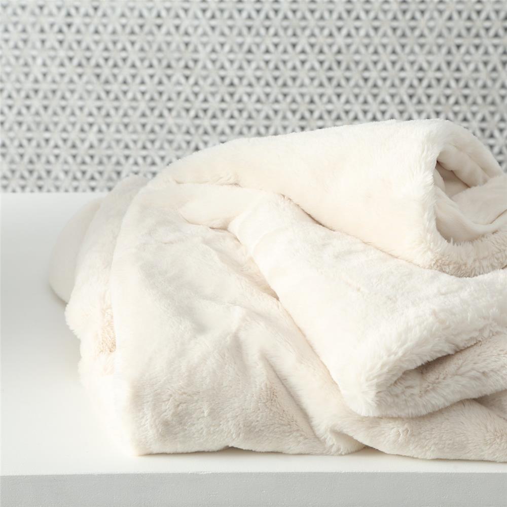 BOLTZE Decke Storan – Kuschelige Plüschdecke in Cremeweiß, 150×200 cm für gemütliche Stunden