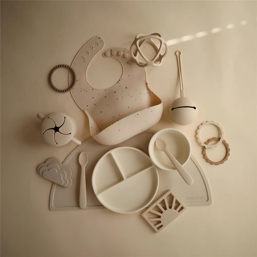 Mushie Beißring Sonne, Shifting Sand, aus Silikon, BPA-frei