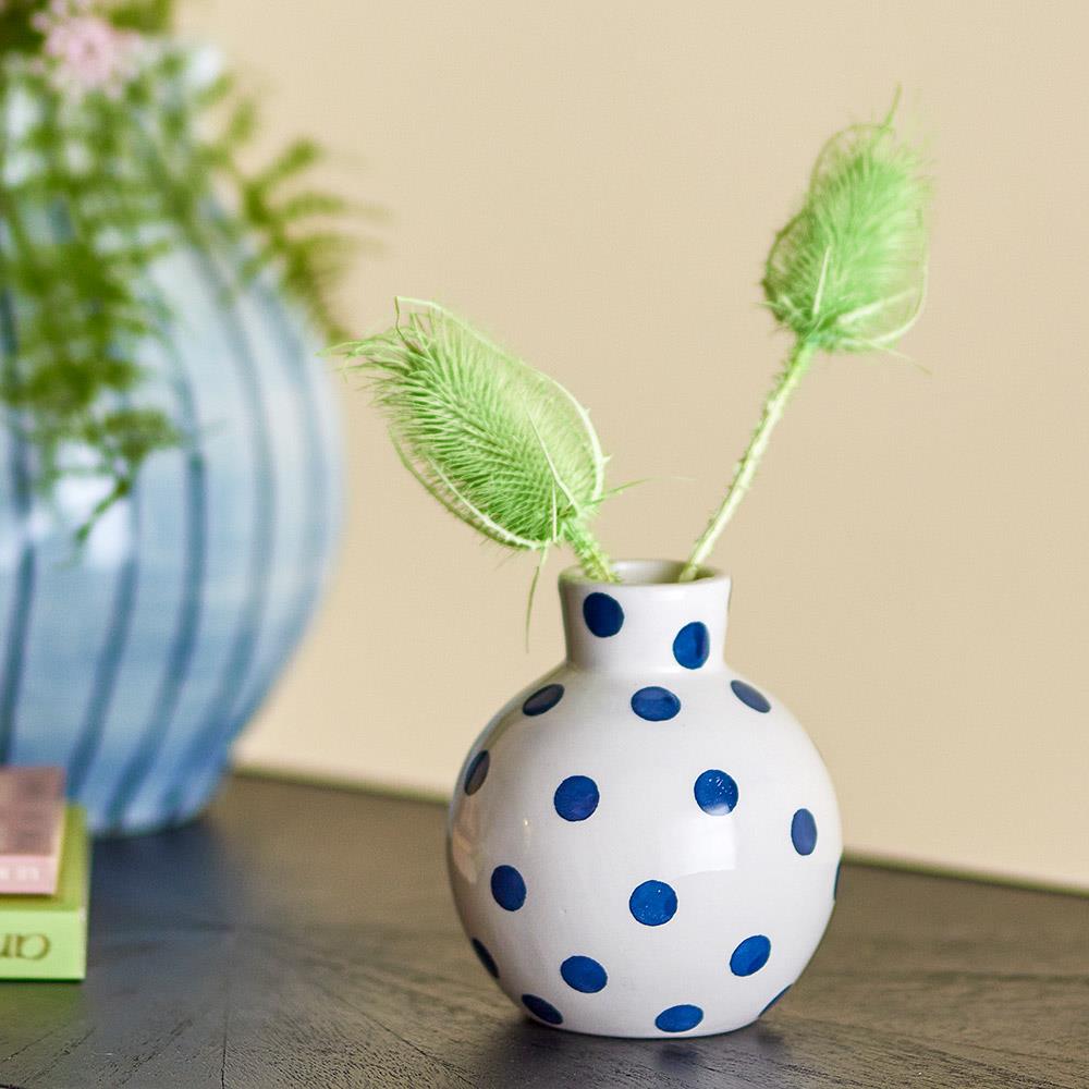 Bloomingville Fian Vase Blau Ø11 cm – Dolomitkeramik, handbemalt & dekorativ