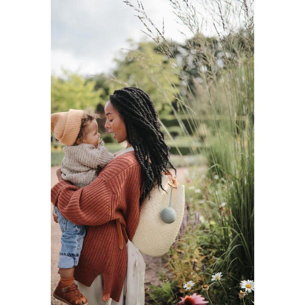 Mushie Schnulleretui, Cambridge Blue, Schnullerbox aus Silikon, BPA-frei