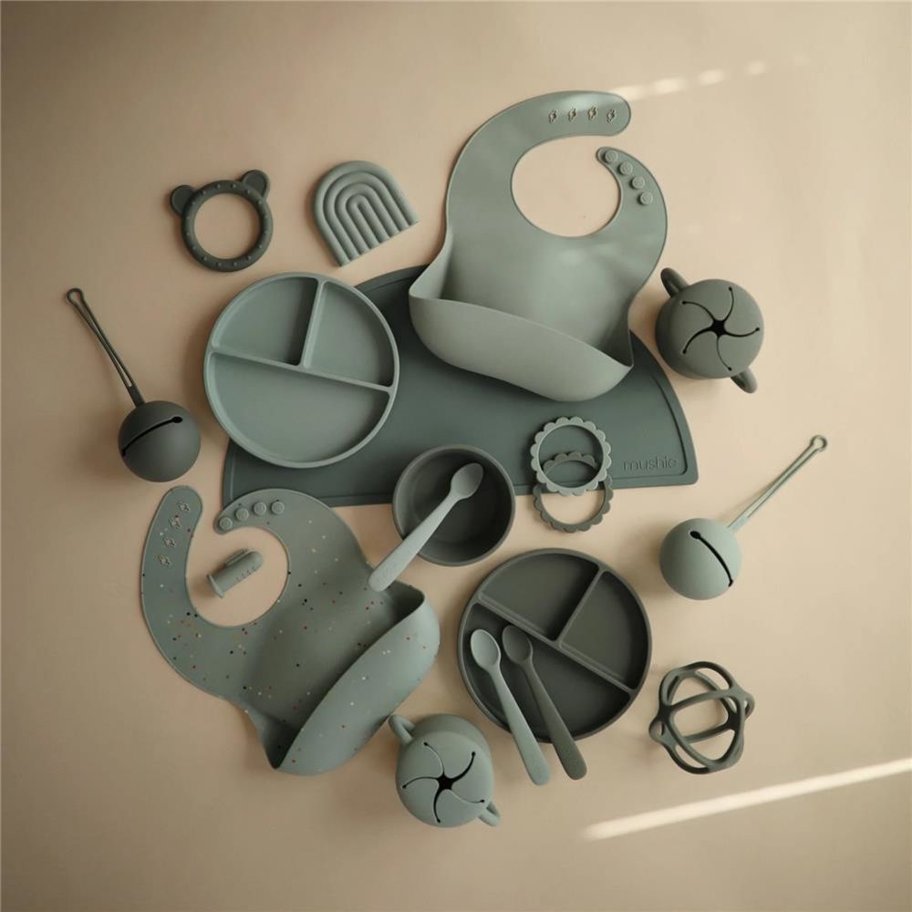 Mushie Silikon-Kinderteller, Cambridge Blue, Geteilter Teller mit Rutschfestem Saugnapf