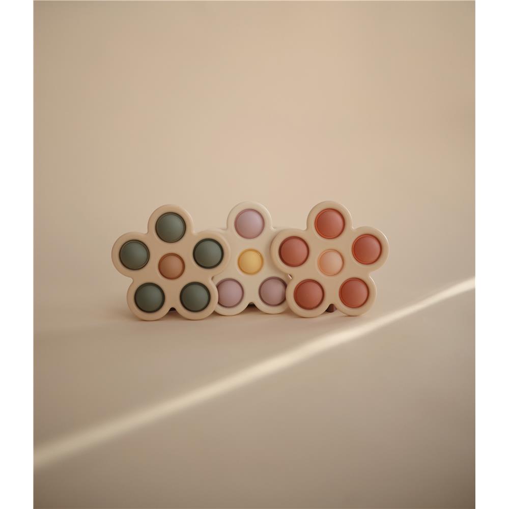 Mushie Sensorik-Spielzeug Blume, Soft Lilac, aus Silikon, BPA-frei