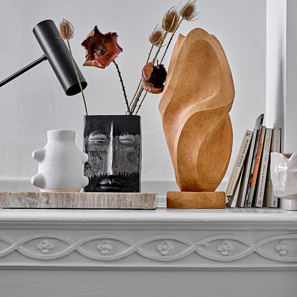 Bloomingville Nasru Vase – Schwarzes Steingut mit Gesichtsform, L15×H22×W10,5 cm