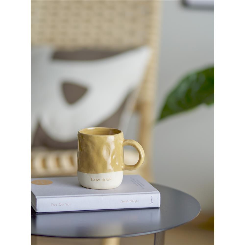 Bloomingville Neo Tasse in Gelb 335ml aus Steingut