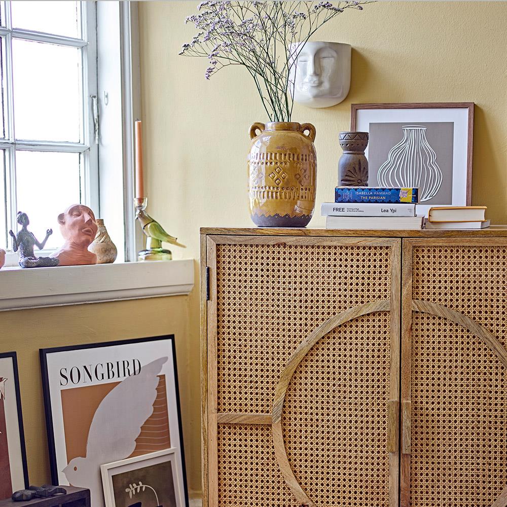 Bloomingville Ignacia Wand-Blumentopf – weißer Steinguttopf mit Gesicht, 16,5 cm