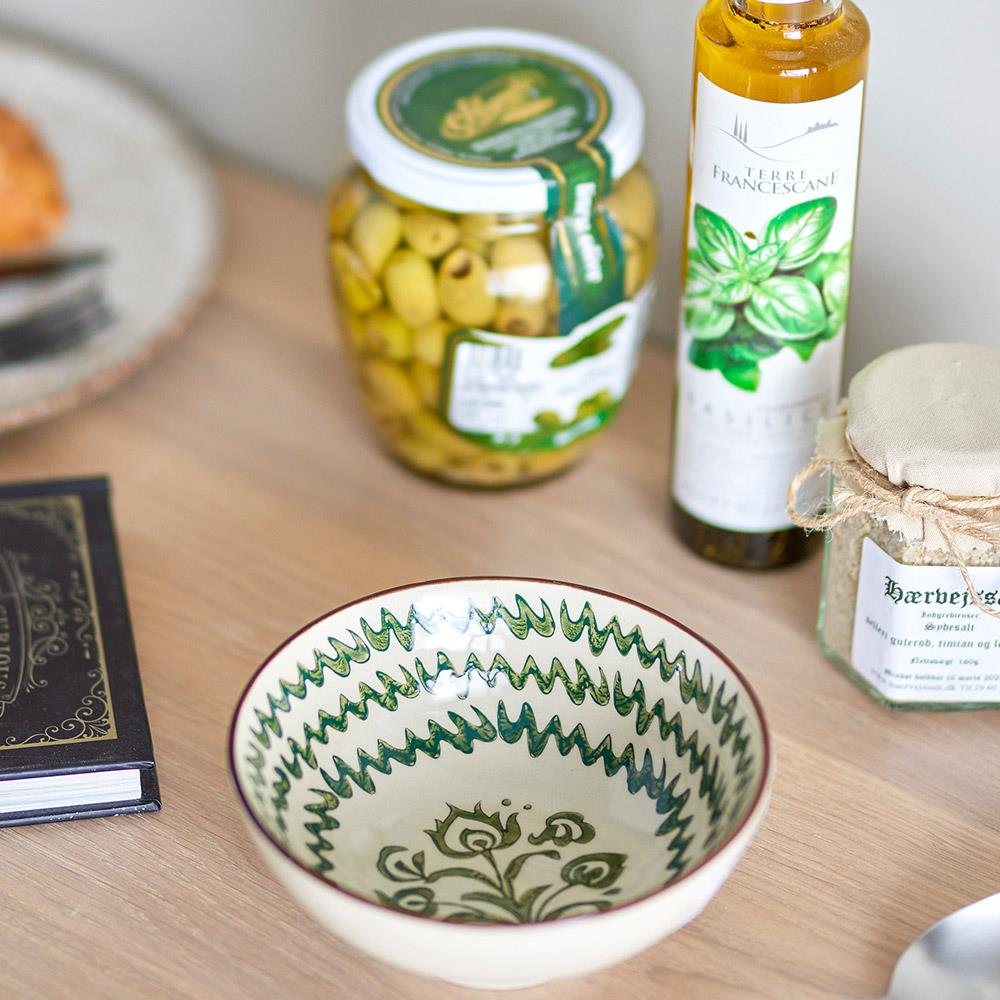 Bloomingville Heikki Schale – kleine Steingutschale in Grün, handbemalt, Ø 14,5 cm