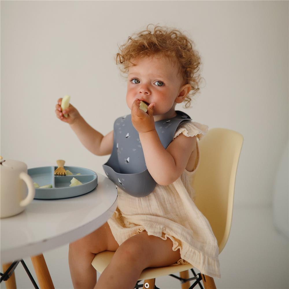 Mushie Silikon-Lätzchen, Boats, mit Auffangschale, BPA-frei