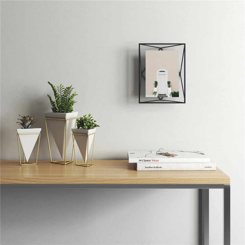 Umbra Prisma Geometrischer Bilderrahmen 13x18 cm Schwarz Moderner stylischer Fotorahmen zum Aufhängen oder Aufstellen