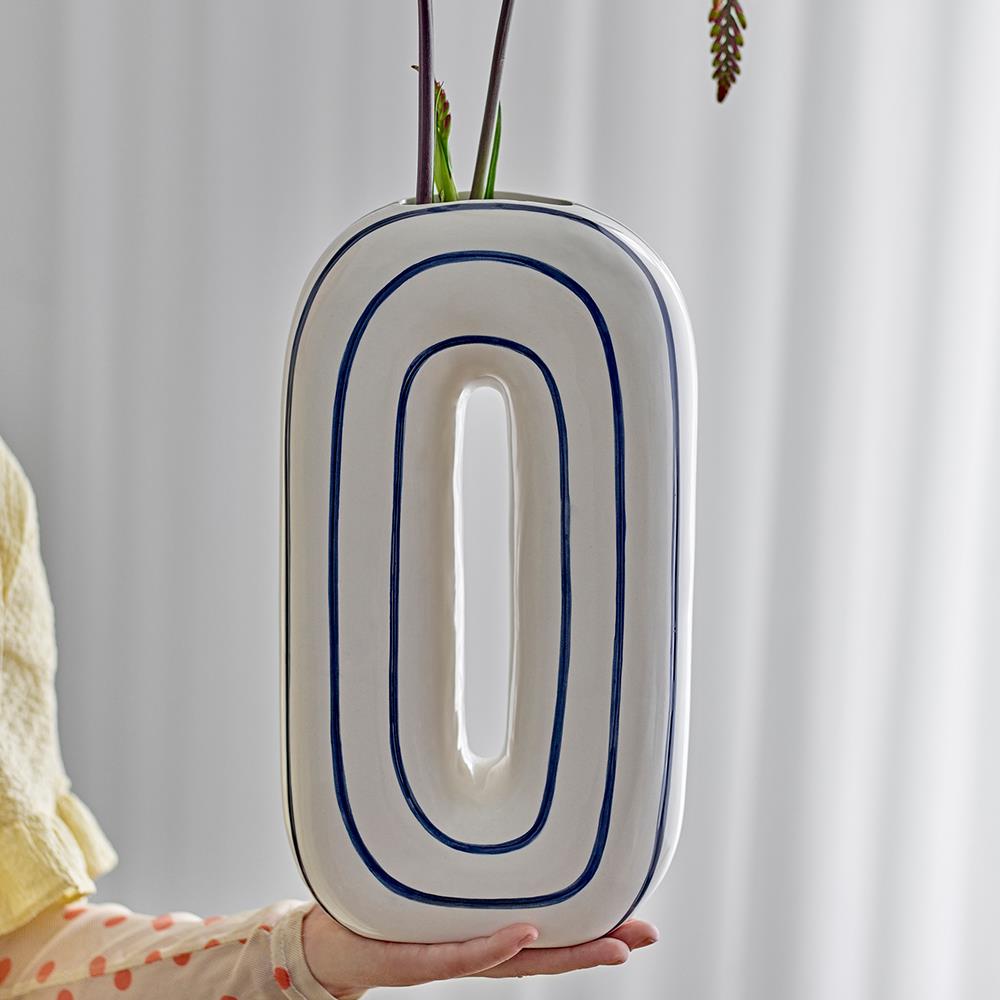 Bloomingville Mae Vase, Blau, Keramik – handbemalte Streifen, dekorativ & einzigartig